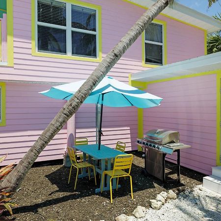 Charming Suite With Balcony And Bikes In Historic Sandpiper Inn Sanibel Exterior foto